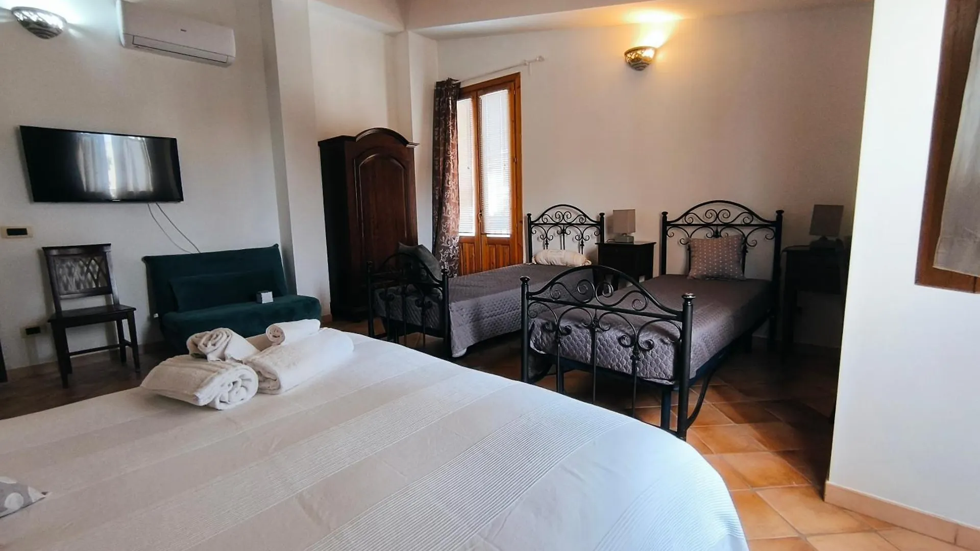 Avola Opera House Bed & Breakfast